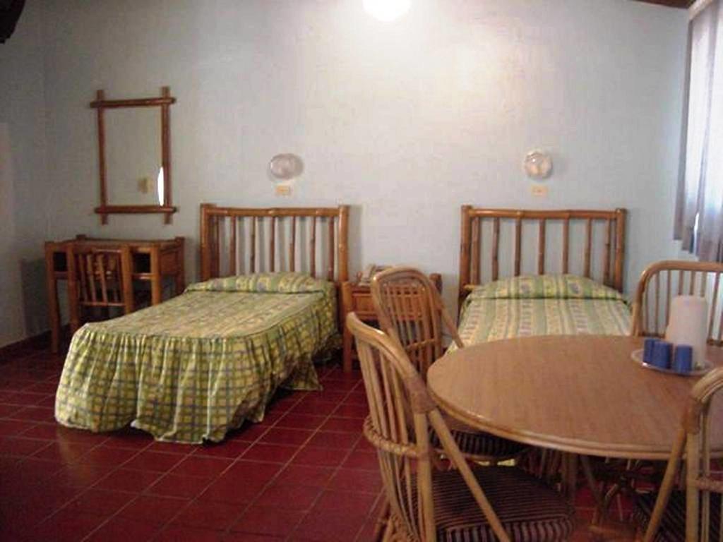 Hotel Caribe Barahona エクステリア 写真