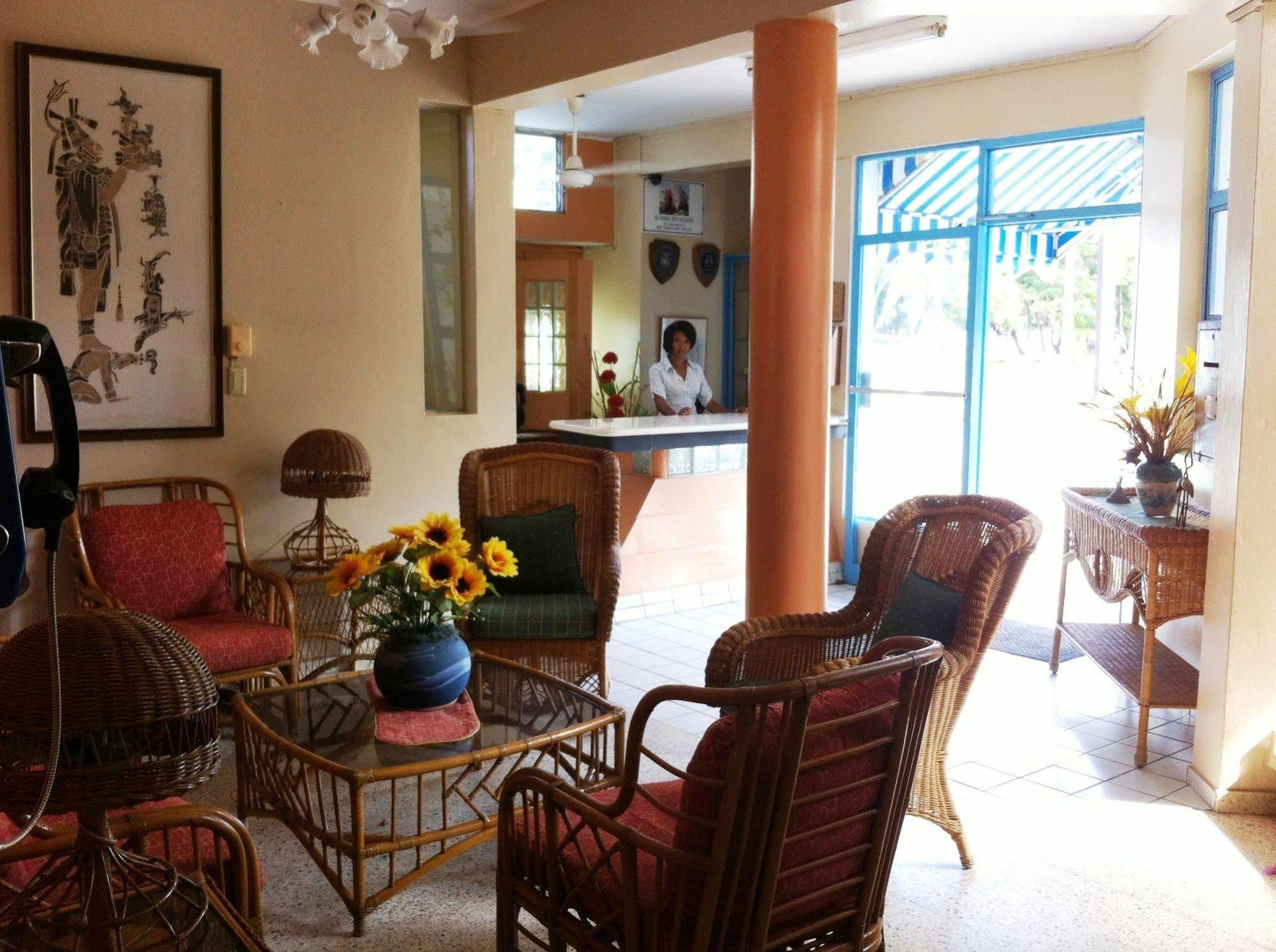 Hotel Caribe Barahona エクステリア 写真