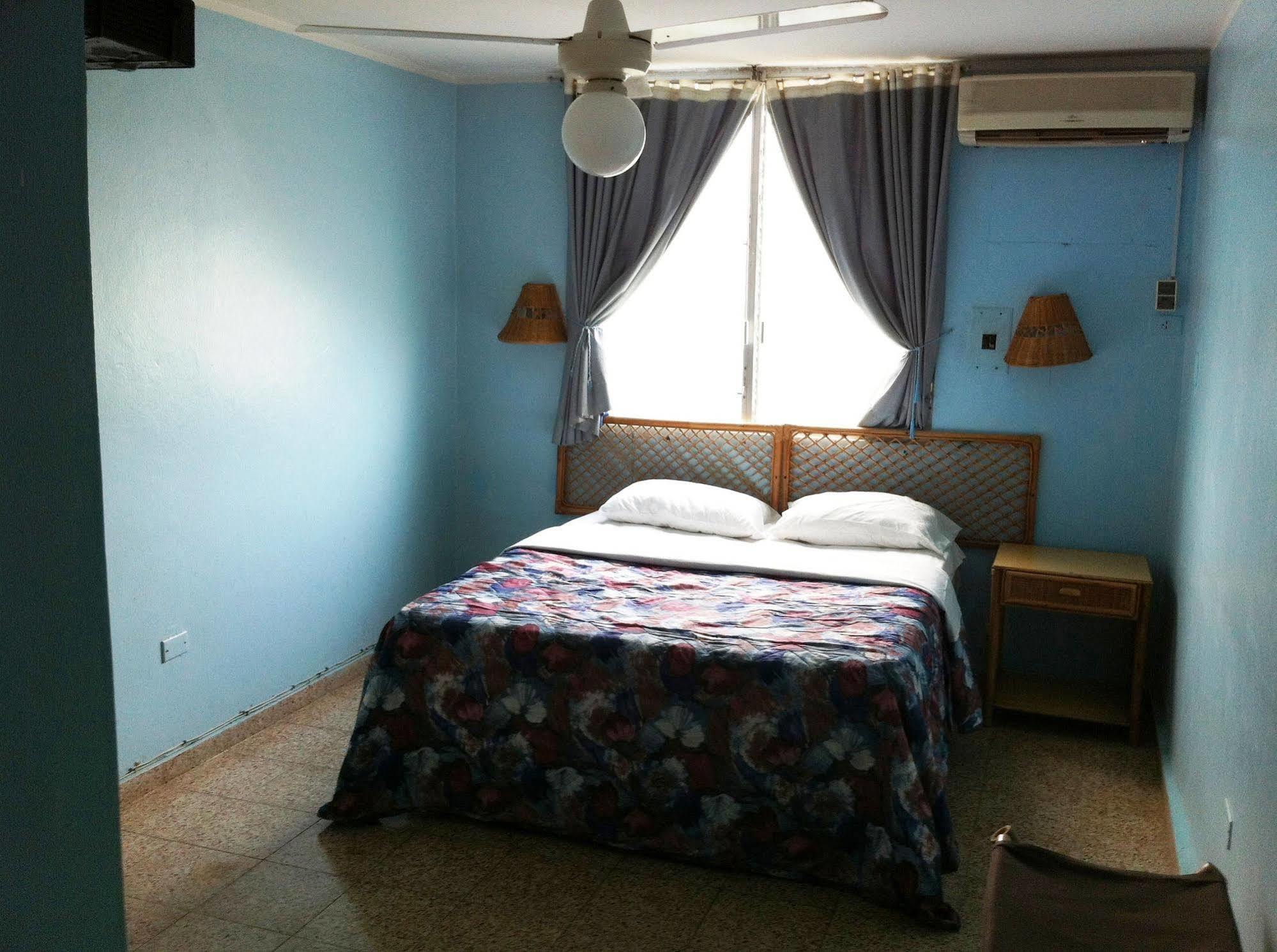 Hotel Caribe Barahona エクステリア 写真