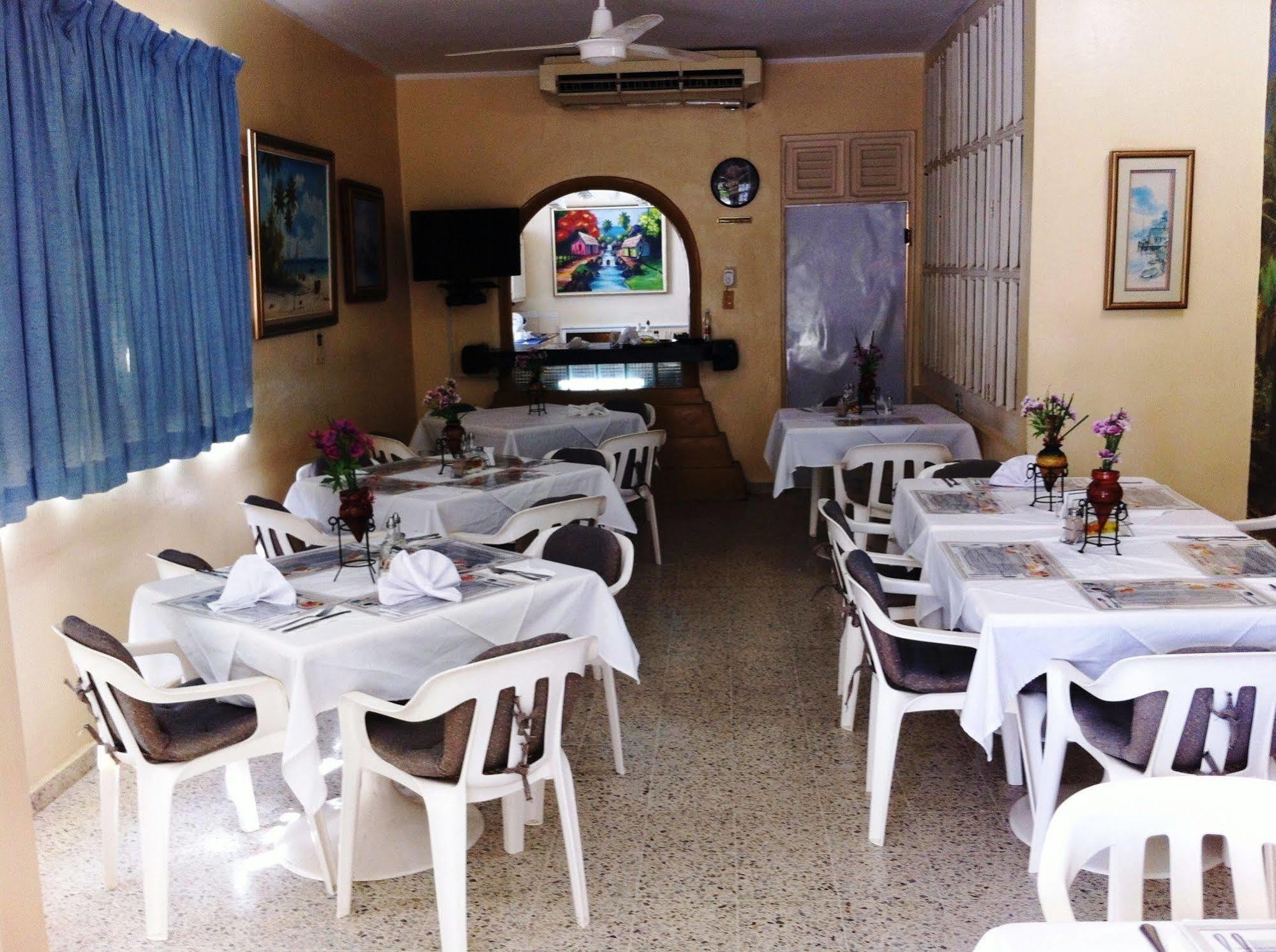 Hotel Caribe Barahona エクステリア 写真