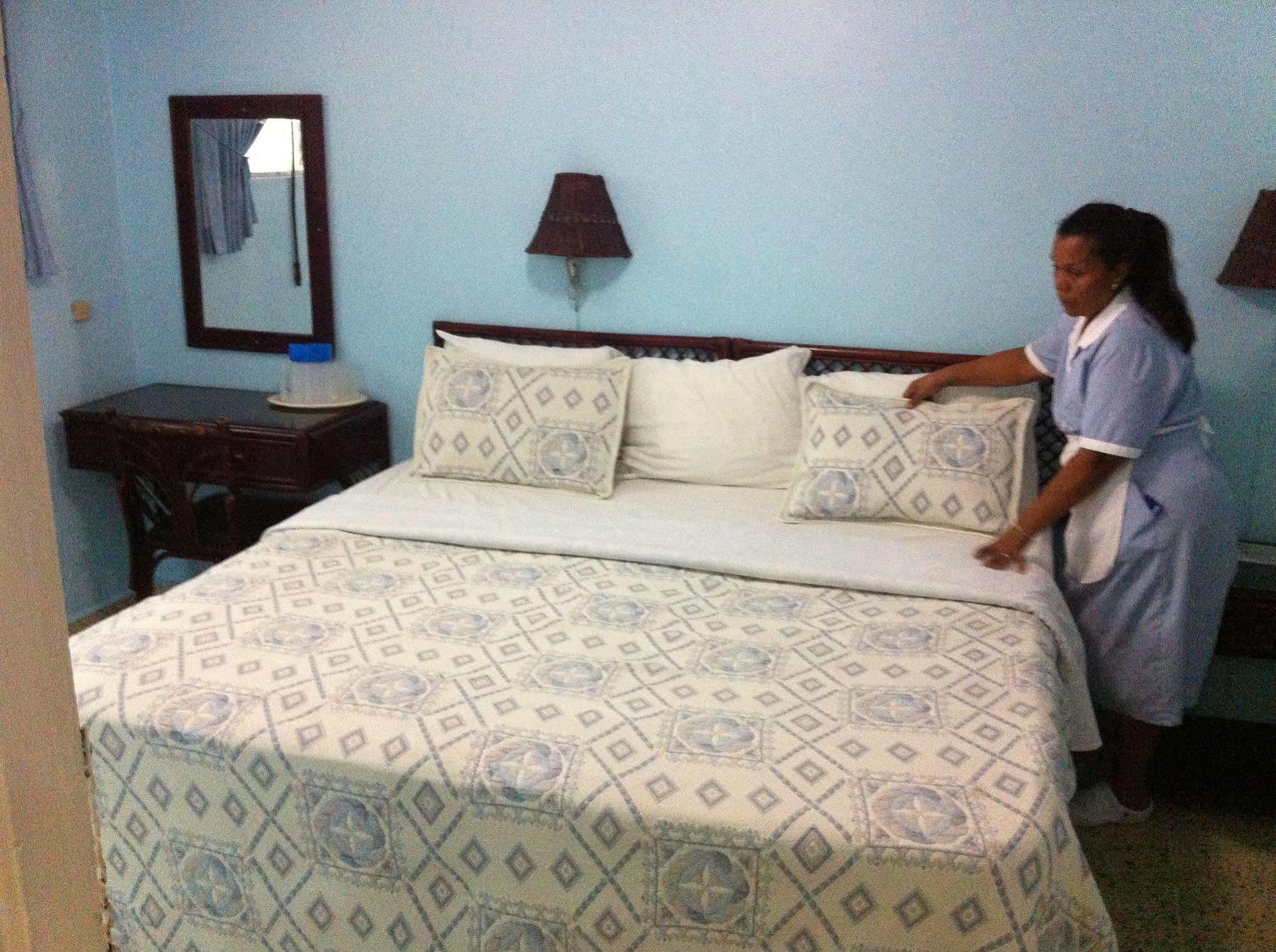 Hotel Caribe Barahona エクステリア 写真